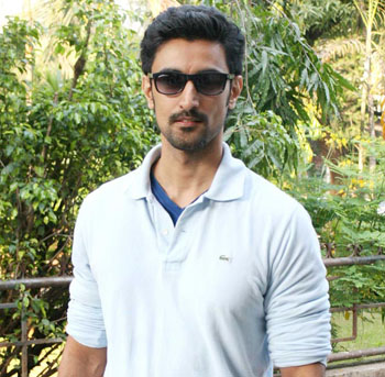 Why is Kunal Kapoor all fast and furious